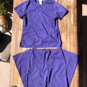 Scrubs Brand purple scrub SET size medium